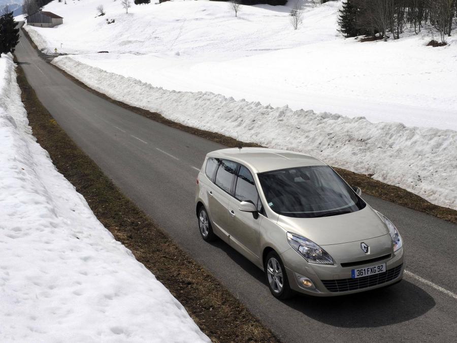  Renault Grand Scenic 2009 года  (фото 36 из 65)